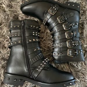 Spiked rider boots